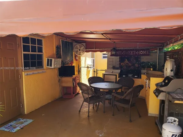 $1,295 | 1916 Coolidge Street, Unit 1, Hollywood, FL 33020