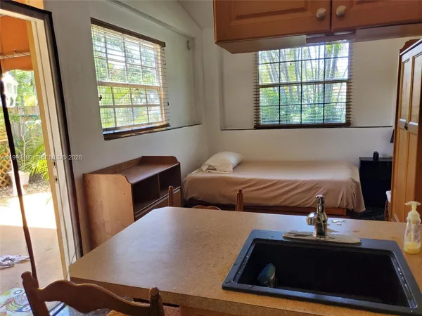 $1,295 | 1916 Coolidge Street, Unit 1, Hollywood, FL 33020