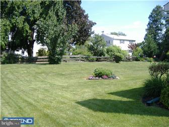 518 Lowell Road Warminster, PA 18974 - Photo 3 of 12 Exterior Side