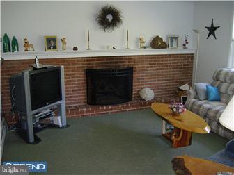 518 Lowell Road Warminster, PA 18974 - Photo 9 of 12 Family Room