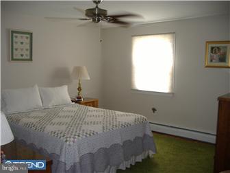 518 Lowell Road Warminster, PA 18974 - Photo 10 of 12 Bedroom - Main