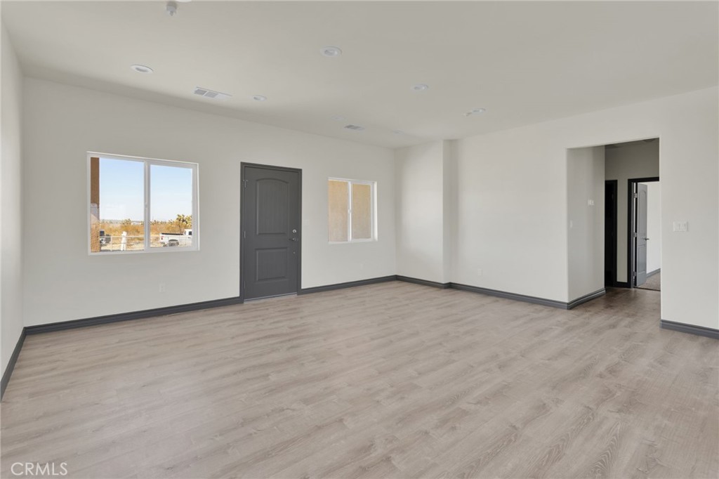 12015 Rosado Road Pinon Hills, CA 92372 - Photo 8 of 41