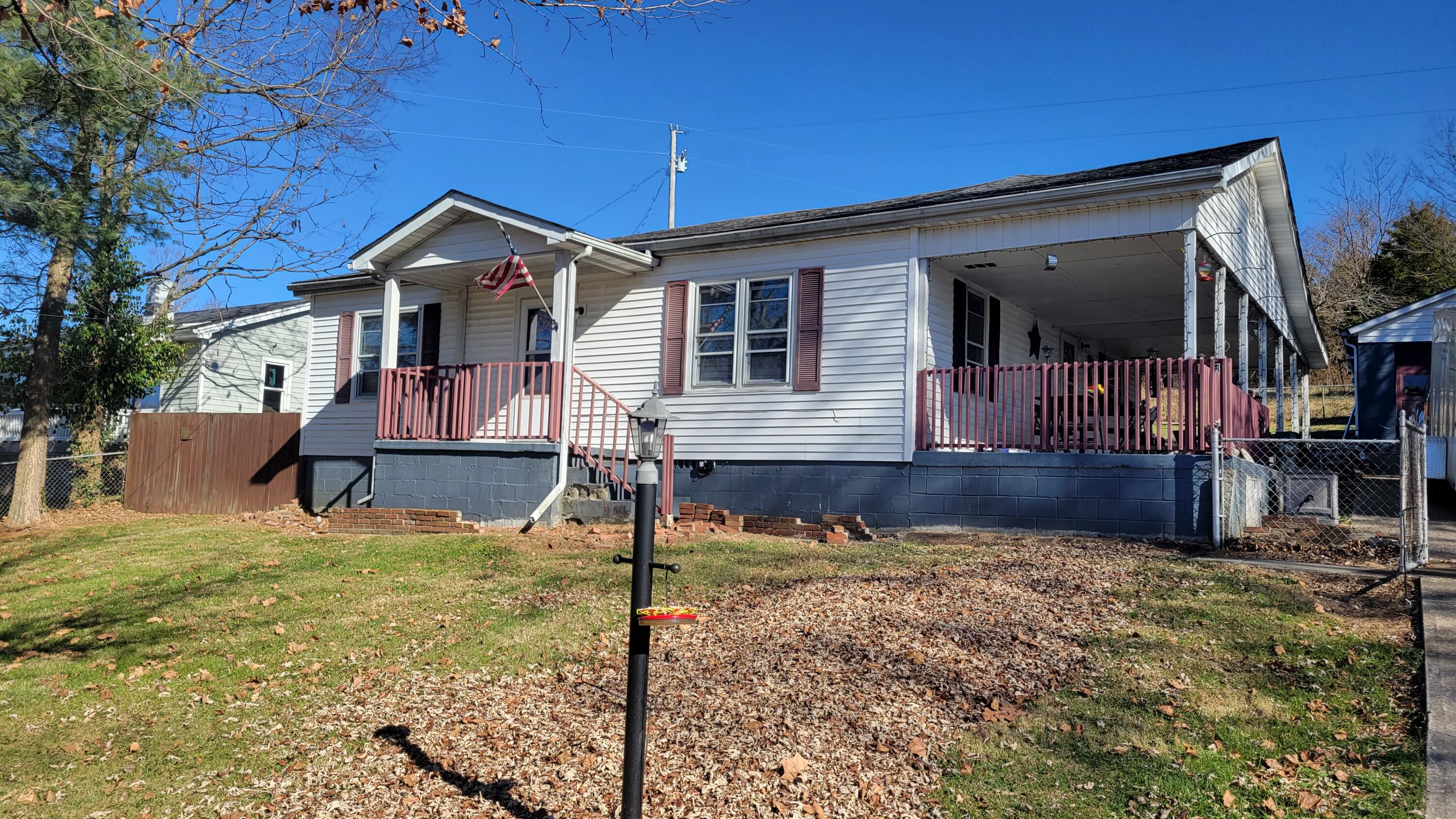 2504 Irvine Road Winchester, KY 40391 - Photo 2 of 17 2