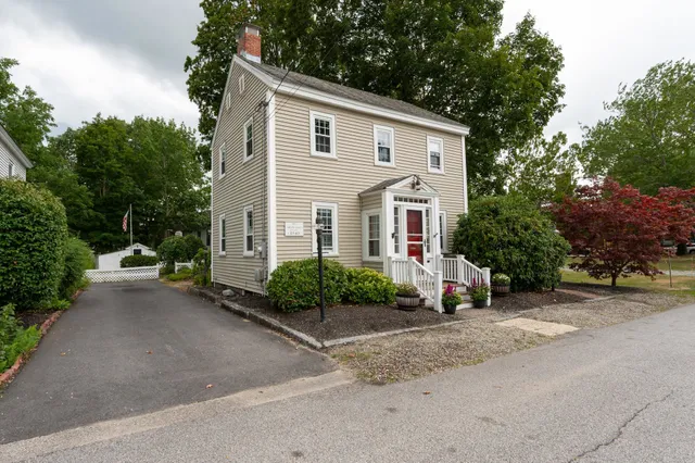 $650,000 | 10 Maple Street, Exeter, NH 03833