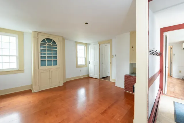 $650,000 | 10 Maple Street, Exeter, NH 03833