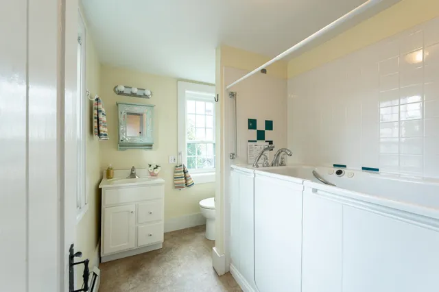 $650,000 | 10 Maple Street, Exeter, NH 03833