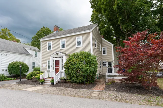 $650,000 | 10 Maple Street, Exeter, NH 03833