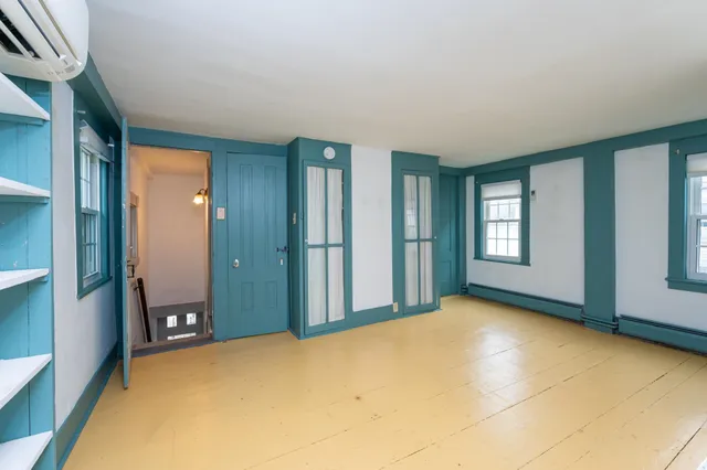 $650,000 | 10 Maple Street, Exeter, NH 03833