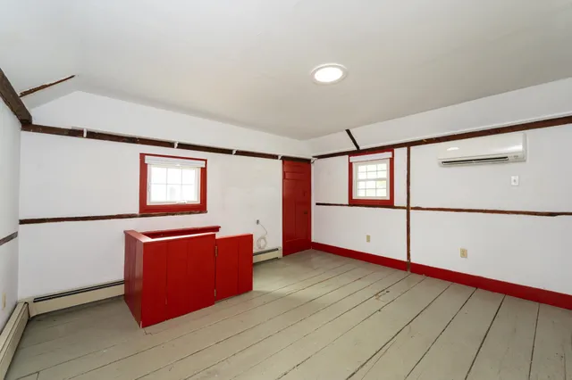 $650,000 | 10 Maple Street, Exeter, NH 03833