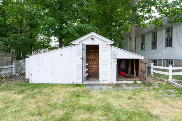 $650,000 | 10 Maple Street, Exeter, NH 03833