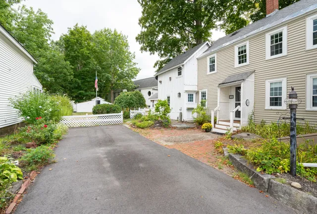$650,000 | 10 Maple Street, Exeter, NH 03833