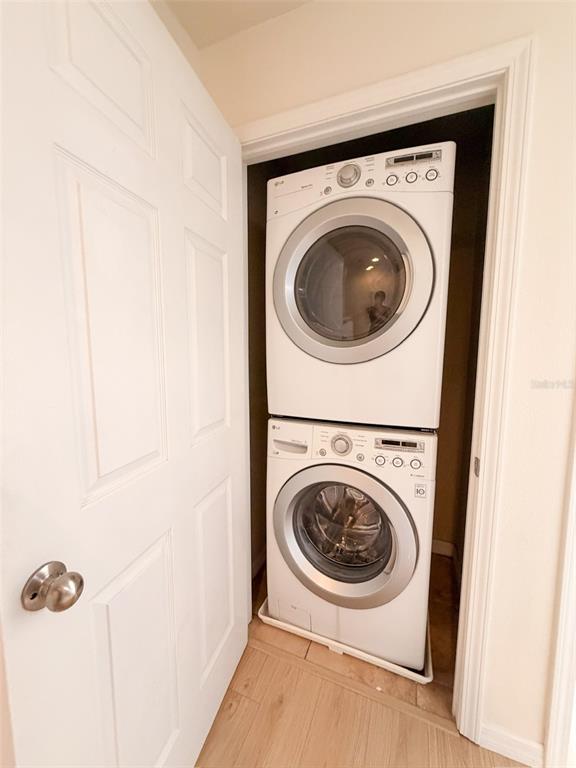 4747 Chatterton Way Riverview, FL 33578 - Photo 24 of 24 a utility room with dryer and washer