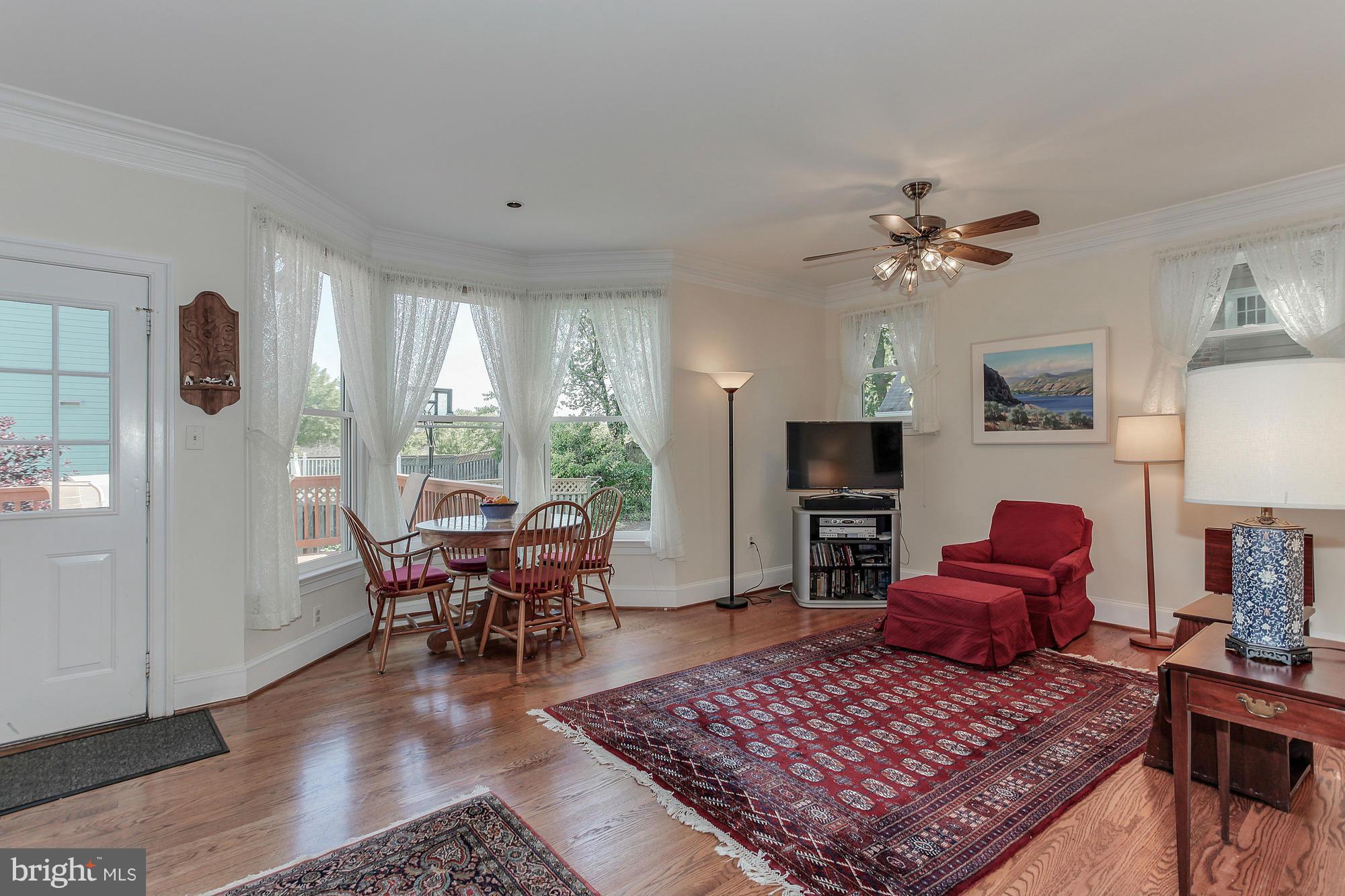 6807 19th Road North Arlington, VA 22213 - Photo 13 of 30 Family Room