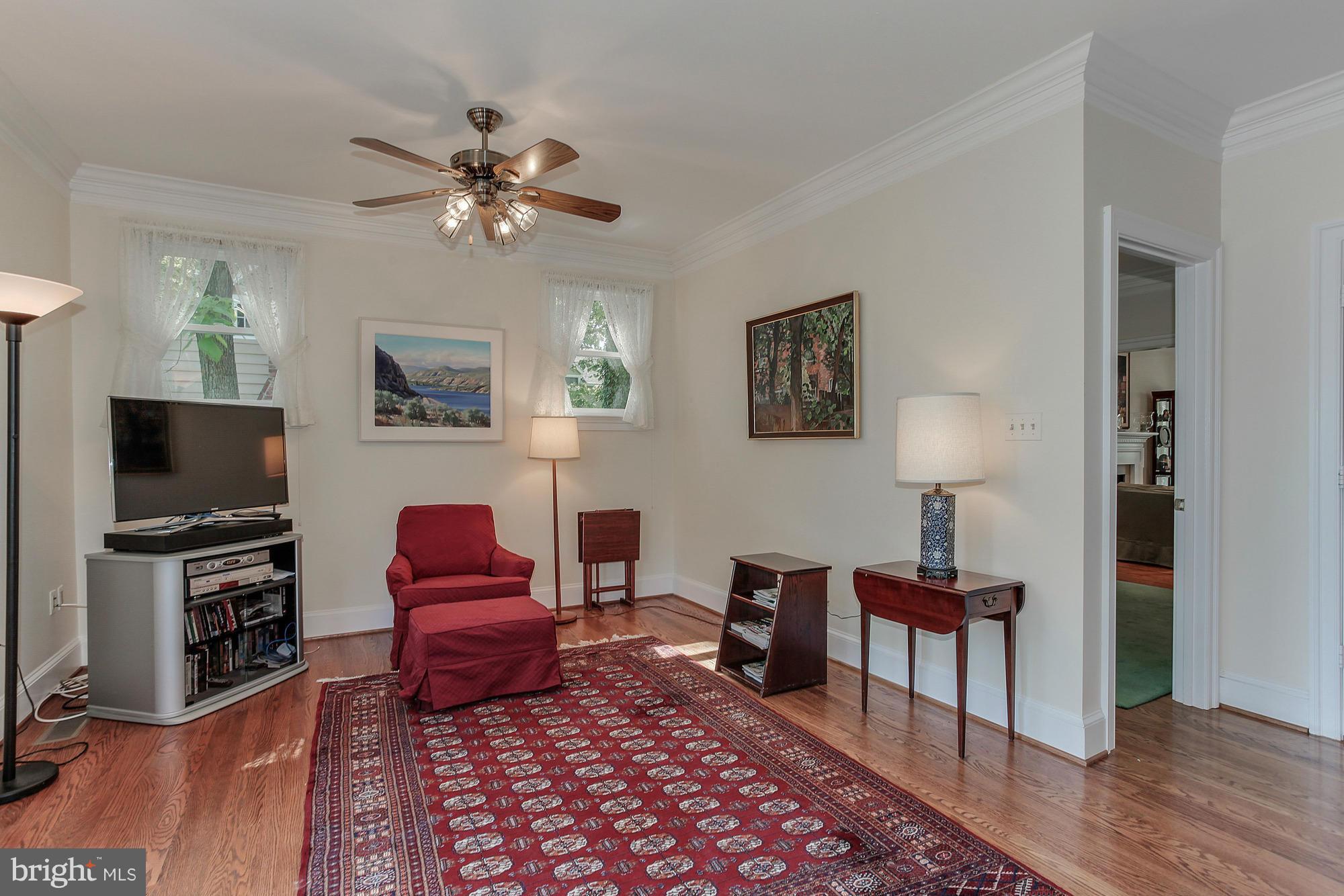 6807 19th Road North Arlington, VA 22213 - Photo 15 of 30 Family Room