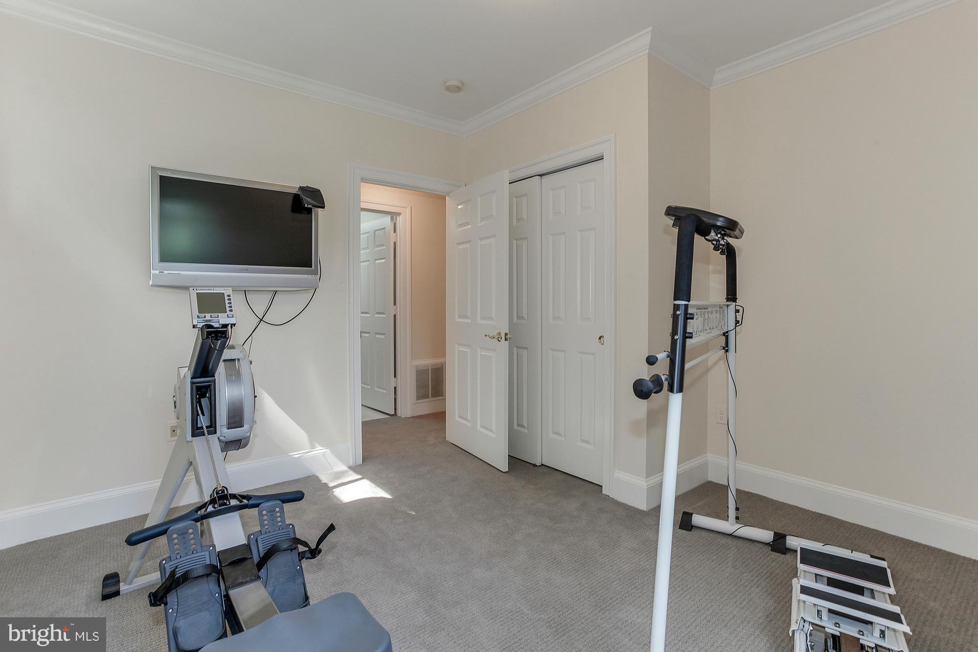 6807 19th Road North Arlington, VA 22213 - Photo 23 of 30 Bedroom