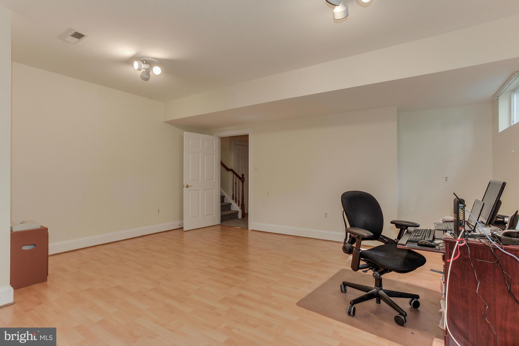6807 19th Road North Arlington, VA 22213 - Photo 27 of 30 Bedroom