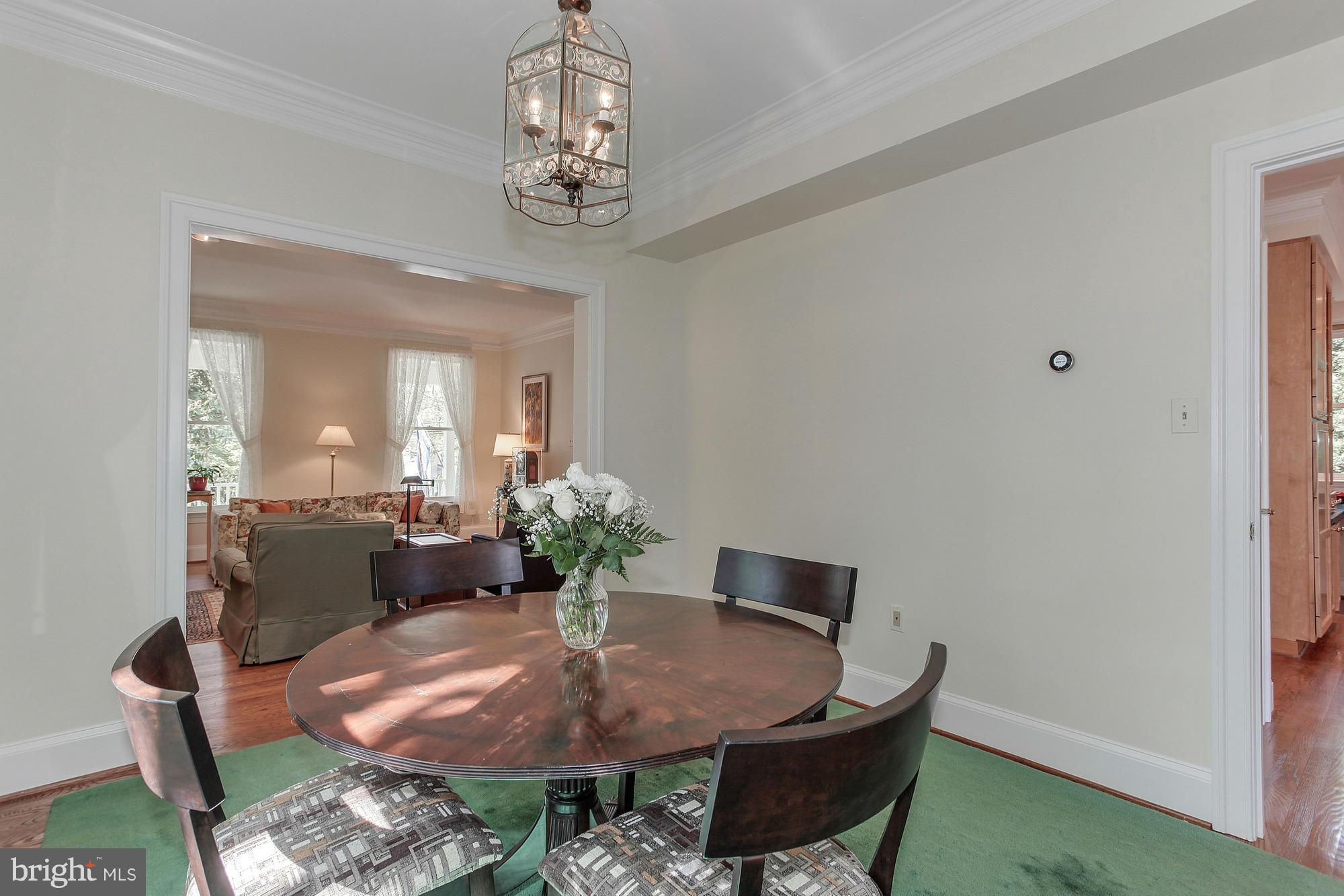 6807 19th Road North Arlington, VA 22213 - Photo 8 of 30 Dining Room