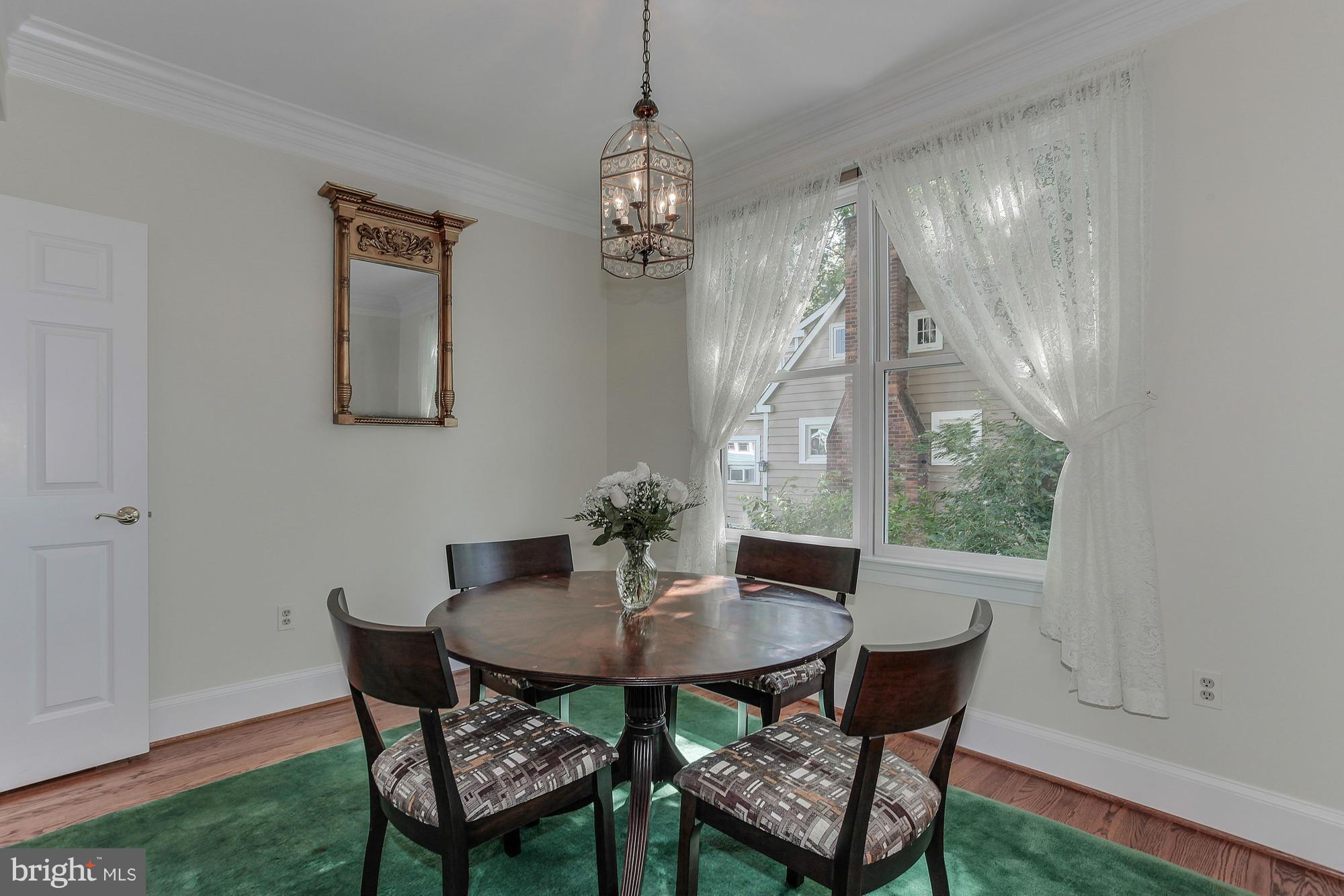 6807 19th Road North Arlington, VA 22213 - Photo 9 of 30 Dining Room