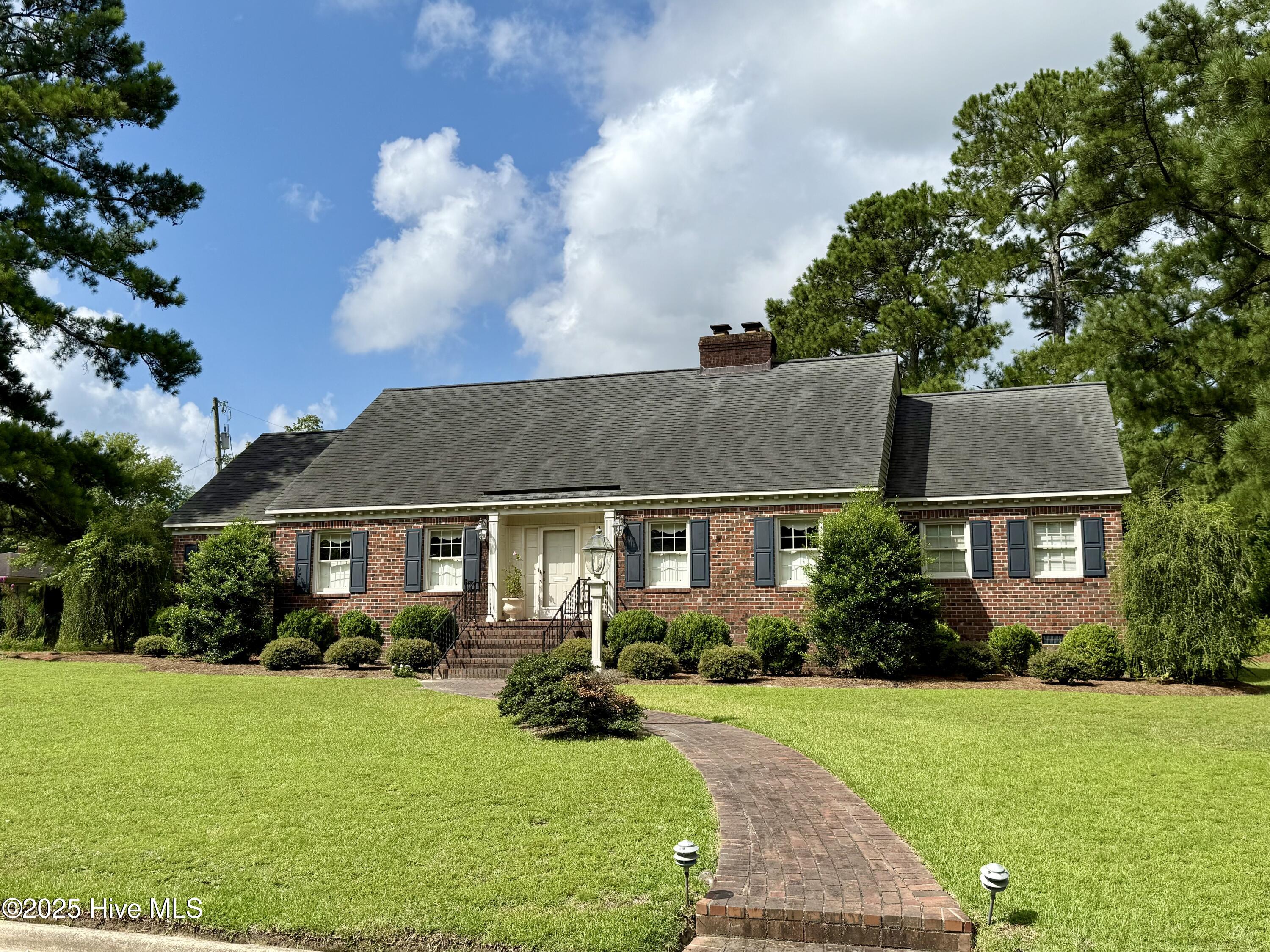 901 School Drive Williamston, NC 27892 - Photo 5 of 74 Front of property