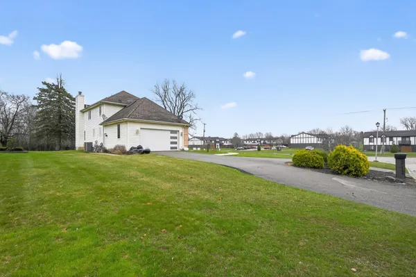 $290,000 | 5012 Forest Side Drive, Flint, MI 48532