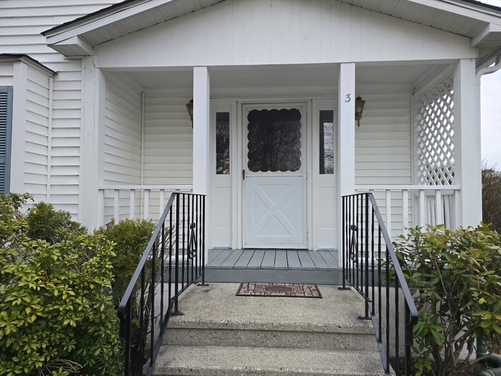 3 Roundtable Road Attleboro, MA 02703 - Photo 2 of 27