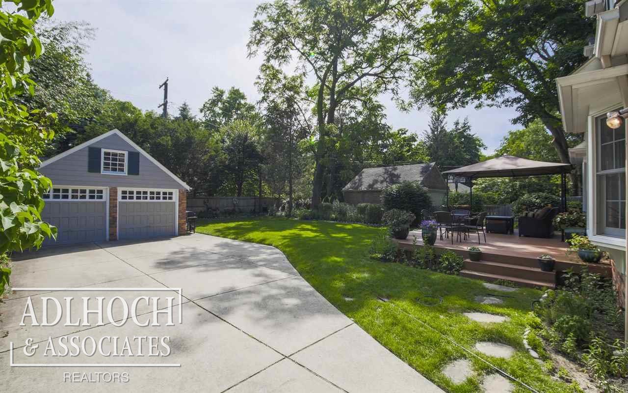 209 Merriweather Road Grosse Pointe, MI 48236 - Photo 26 of 28 31249520-25.JPG