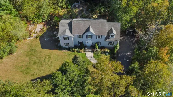 $850,000 | 2 Abbey Lane, Newtown, CT 06470