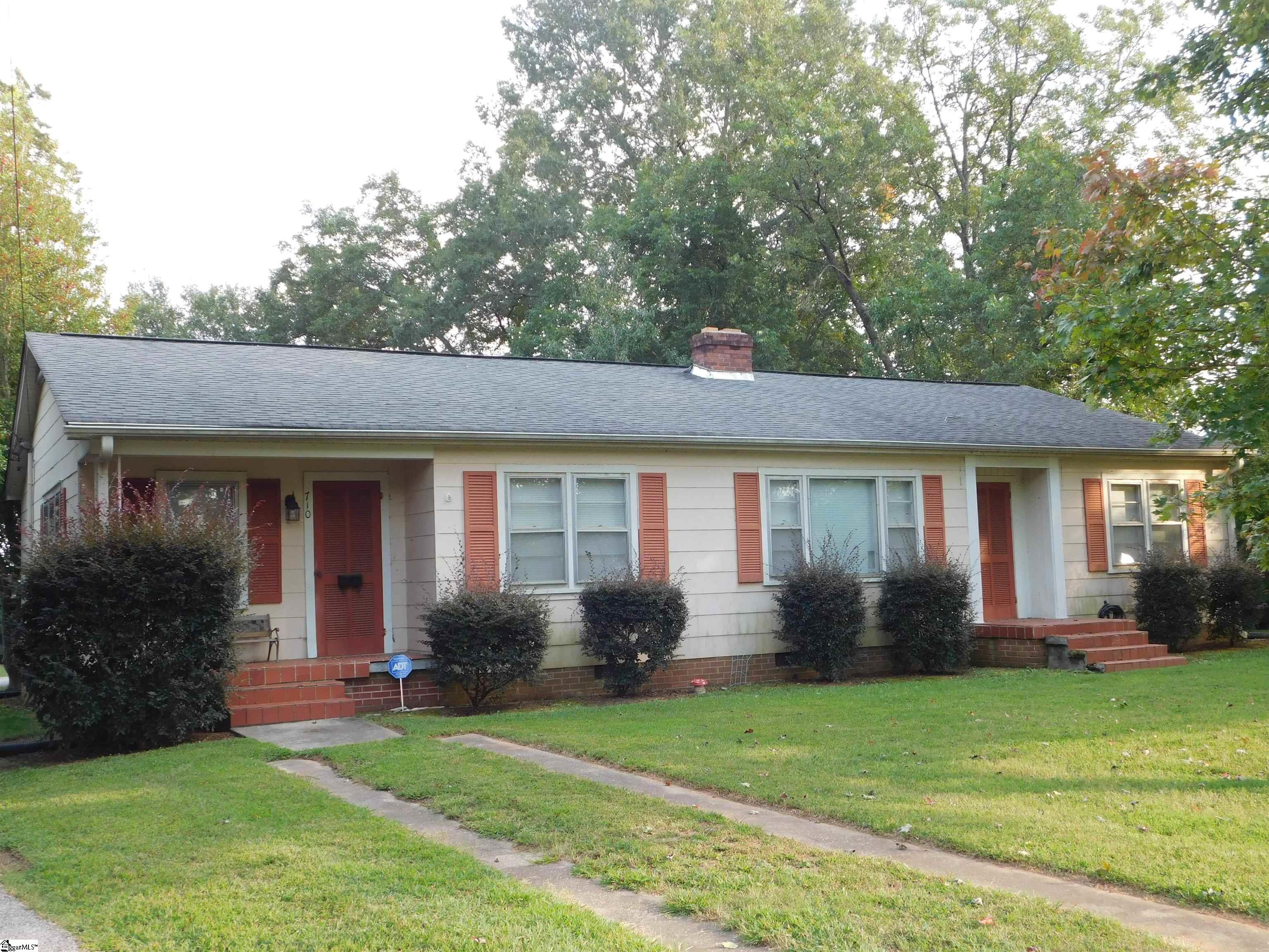 710 Shands Street Clinton, SC 29325 - Photo 1 of 16 Gallery Image 1