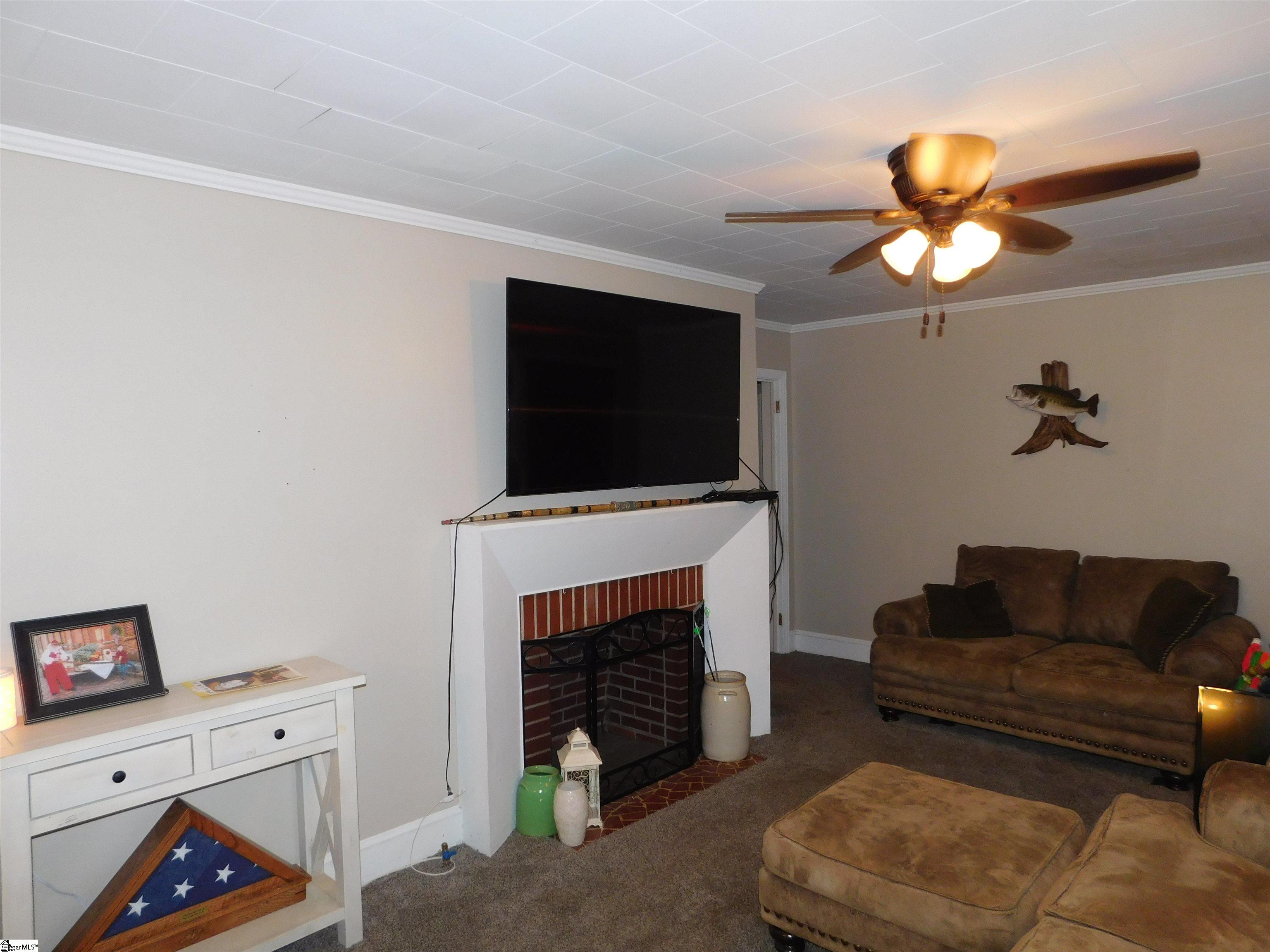 710 Shands Street Clinton, SC 29325 - Photo 2 of 16 Gallery Image 2