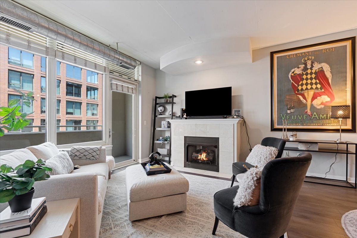 909 West Washington Boulevard, Unit 606 Chicago, IL 60607 - Photo 4 of 20