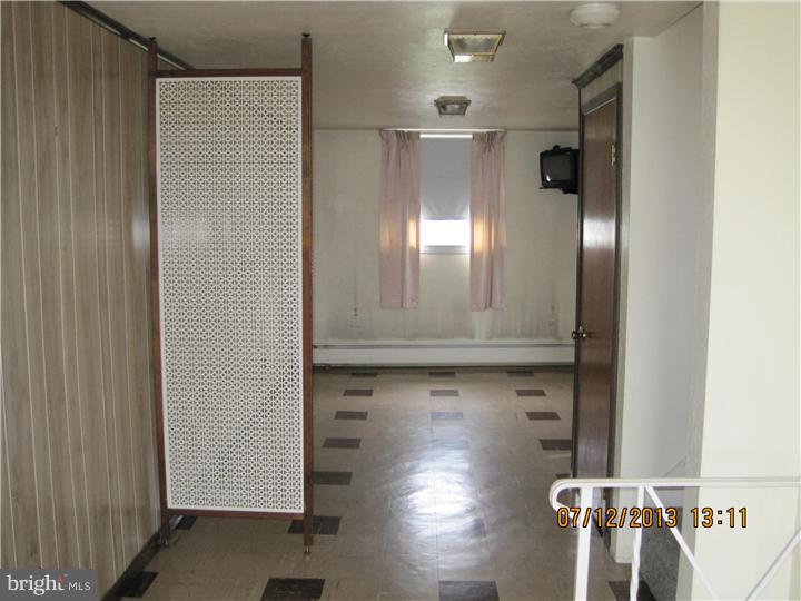 1605 6th Avenue Folsom, PA 19033 - Photo 13 of 17 Family Room