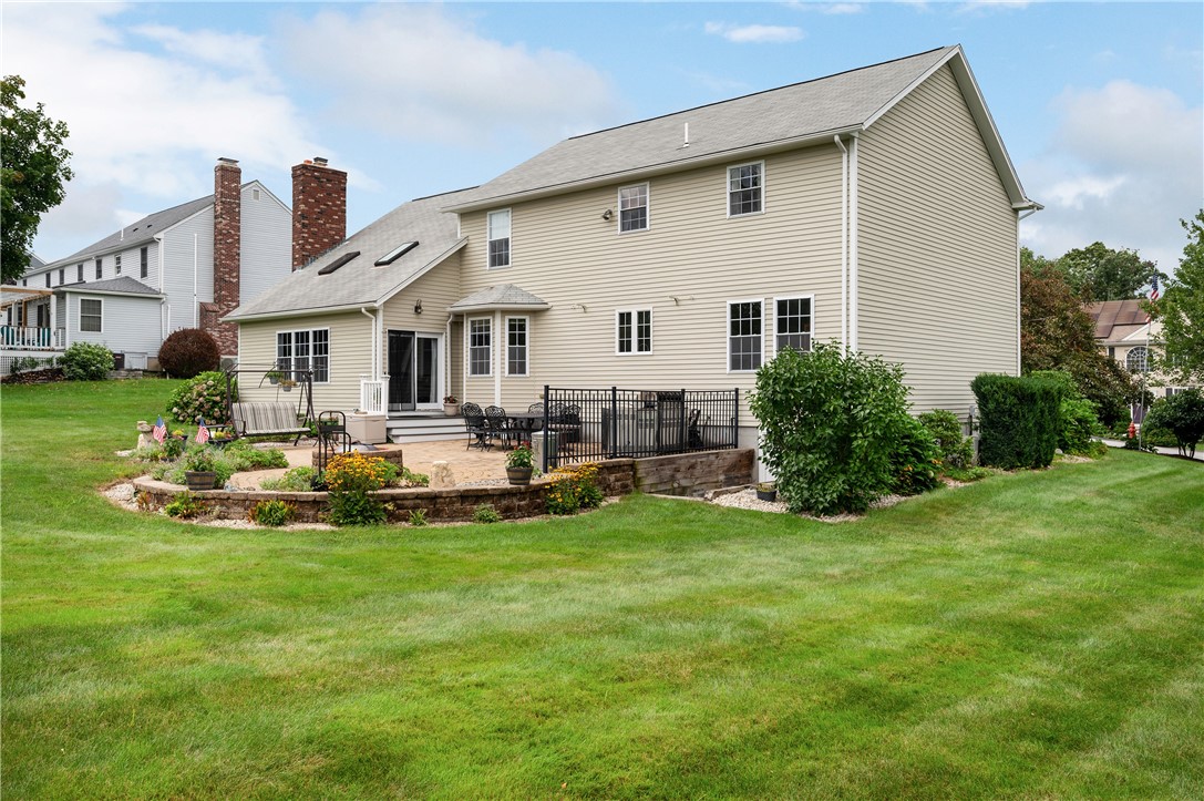 87 Fairhaven Road Cumberland, RI 02864 - Photo 34 of 41