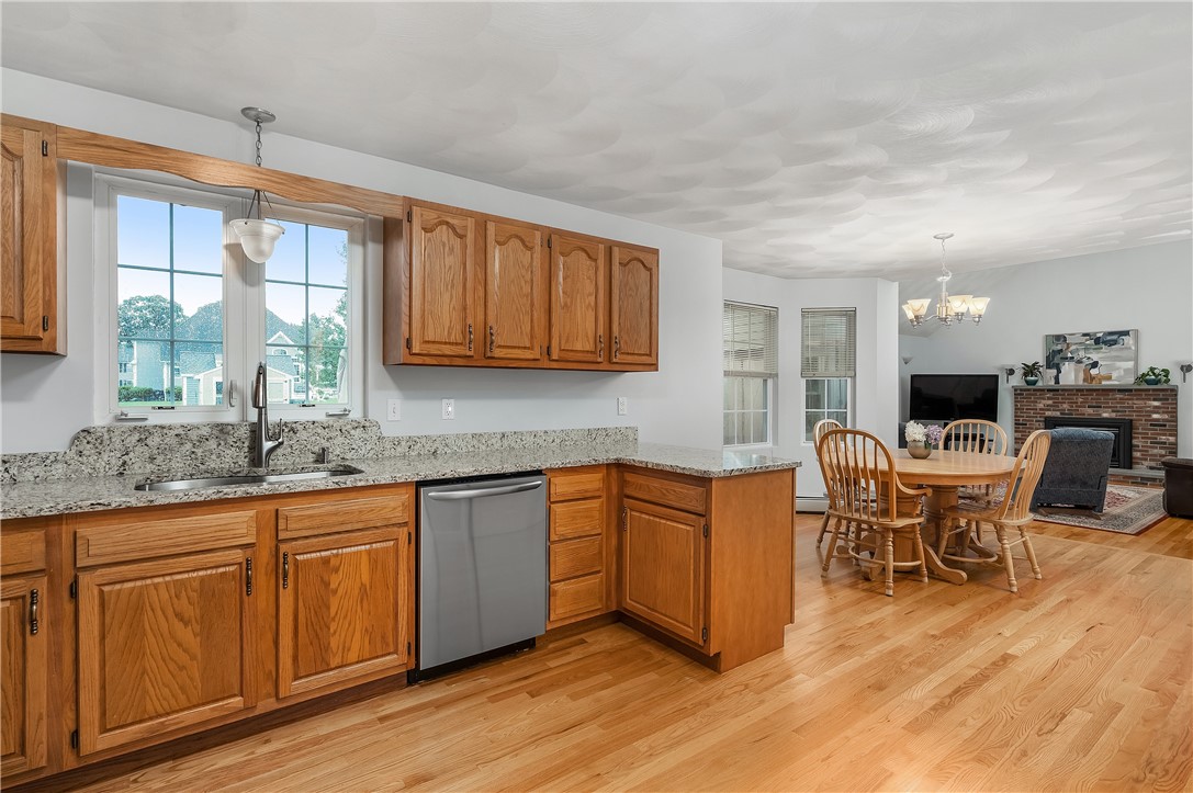 87 Fairhaven Road Cumberland, RI 02864 - Photo 6 of 41