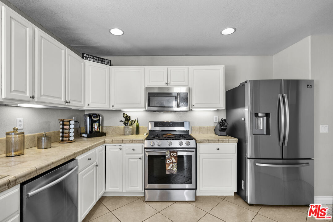 40335 Reata Road Palmdale, CA 93550 - Photo 9 of 37