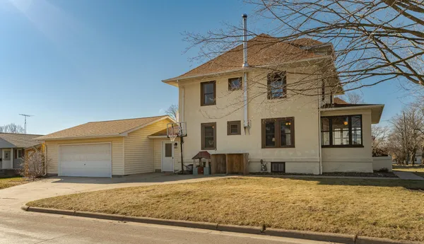 $254,900 | 115 2nd Street Southeast, Plainview, MN 55964