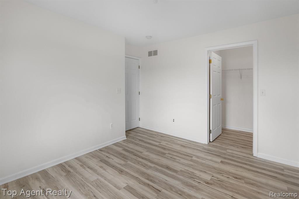 42117 Camden Road Belleville, MI 48111 - Photo 24 of 31