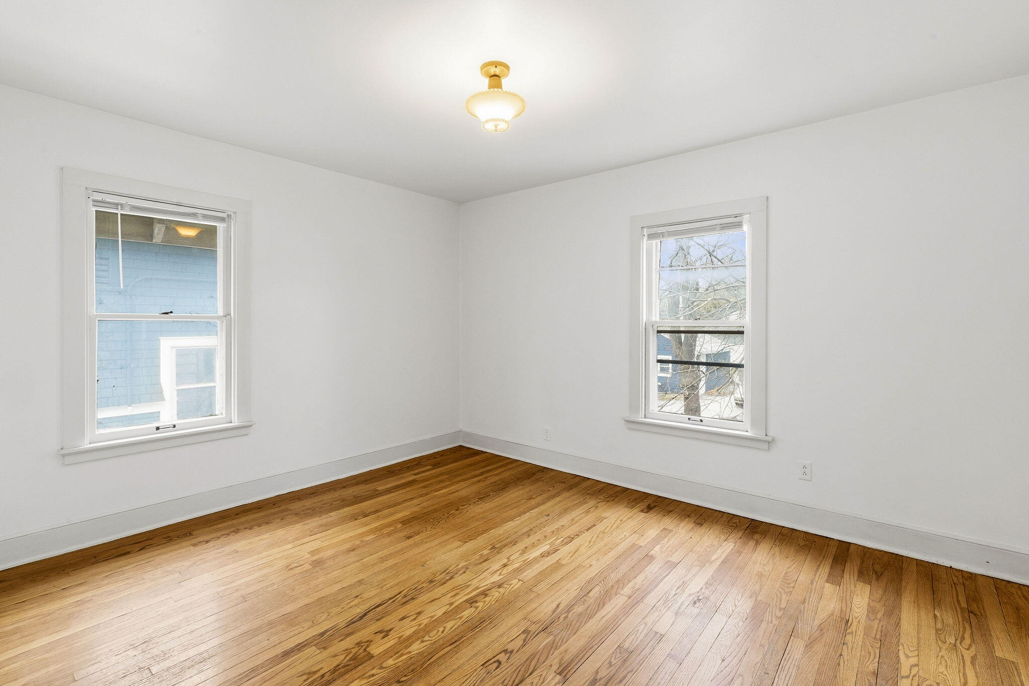 1526 North Hawley Road, Unit 1528 Milwaukee, WI 53208 - Photo 11 of 30 Upper Primary Bedroom