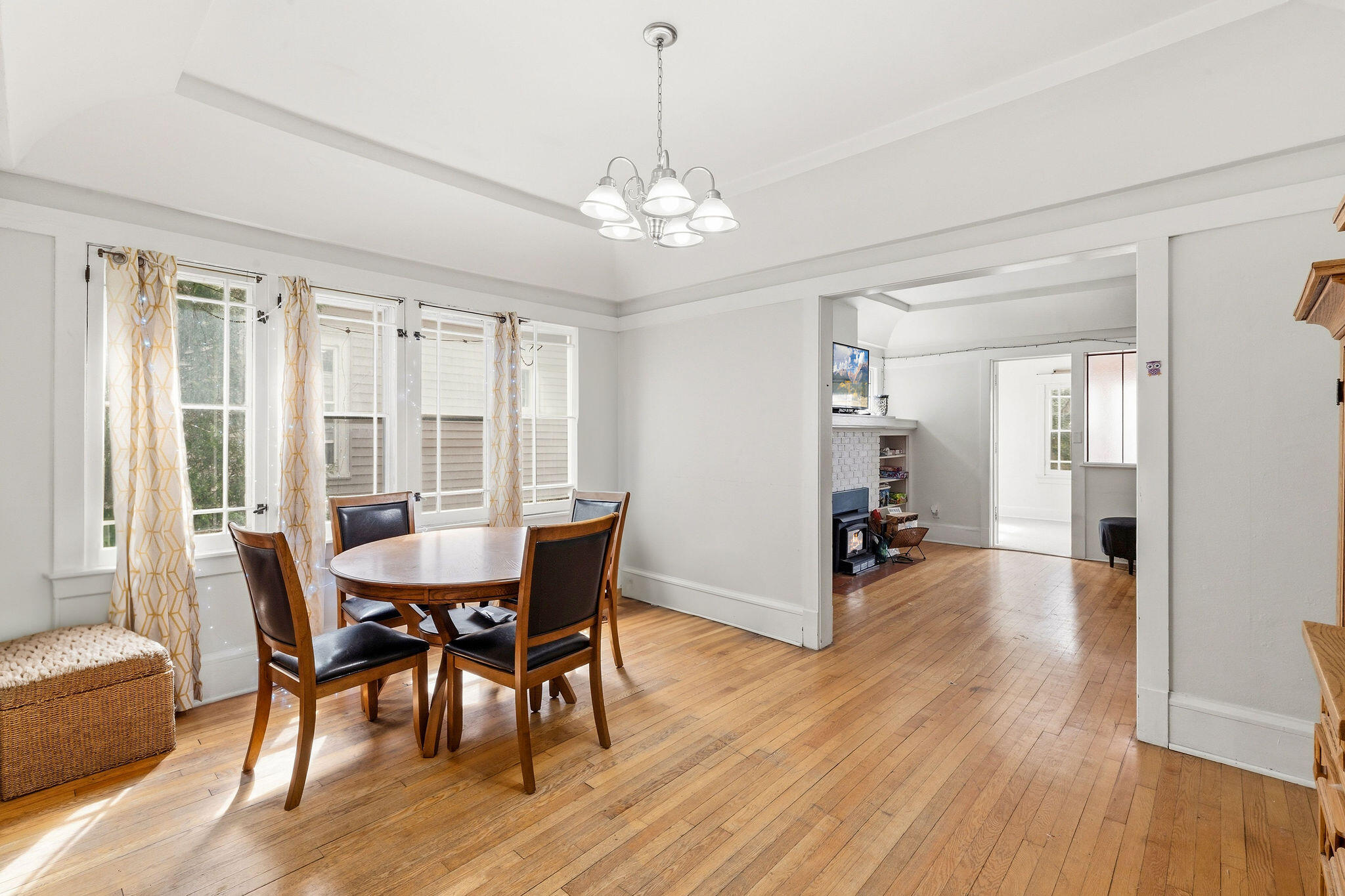 1526 North Hawley Road, Unit 1528 Milwaukee, WI 53208 - Photo 15 of 30 Spacious and sunny! View to living room