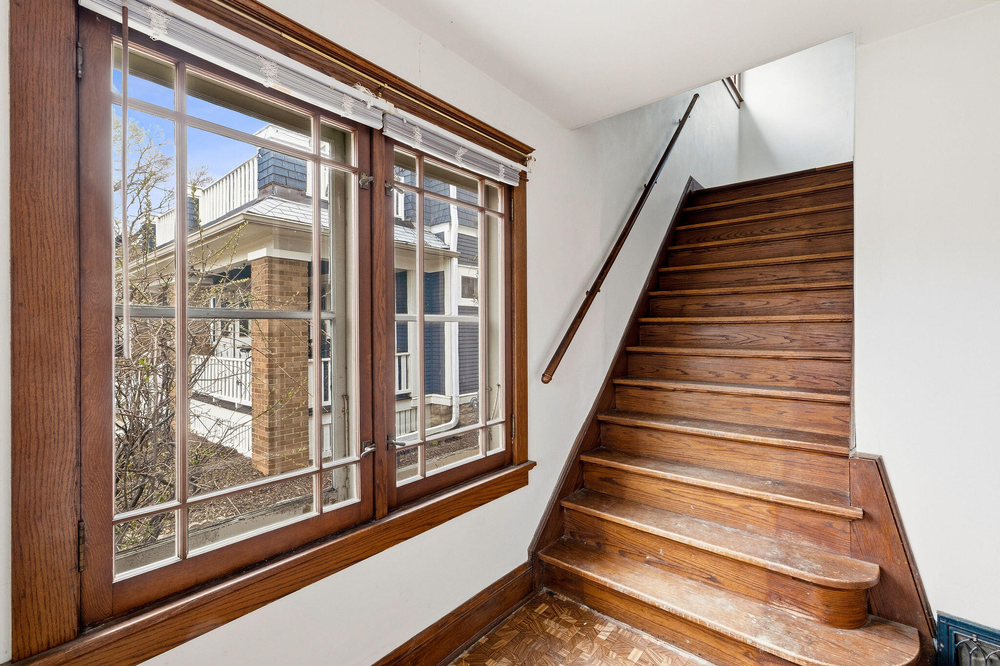 1526 North Hawley Road, Unit 1528 Milwaukee, WI 53208 - Photo 2 of 30 Spacious entrance with access to both units