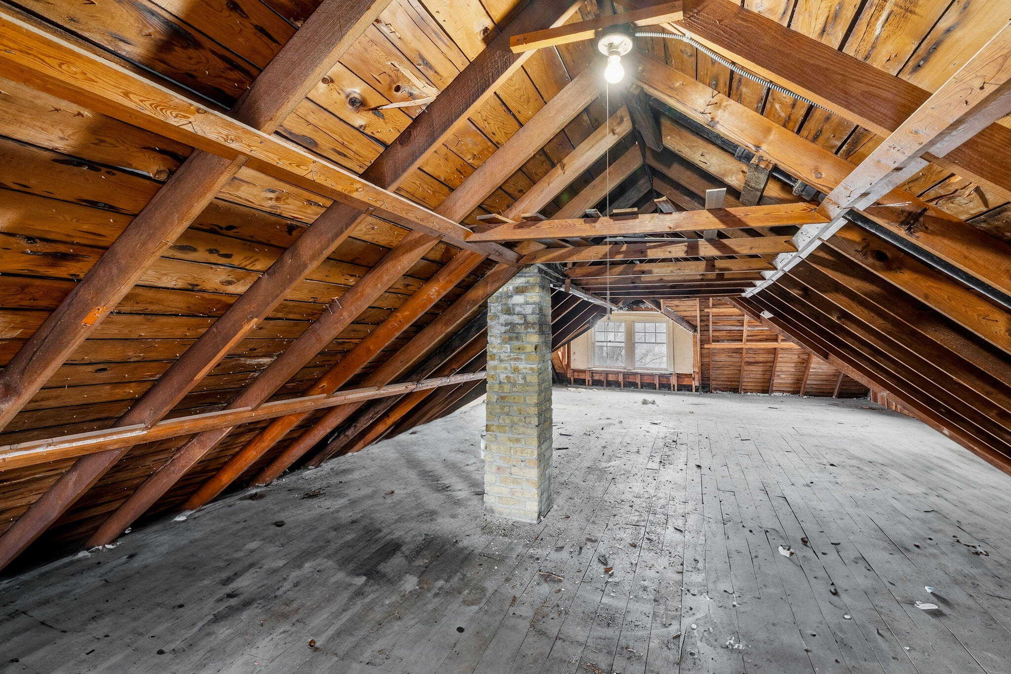 1526 North Hawley Road, Unit 1528 Milwaukee, WI 53208 - Photo 25 of 30 Attic