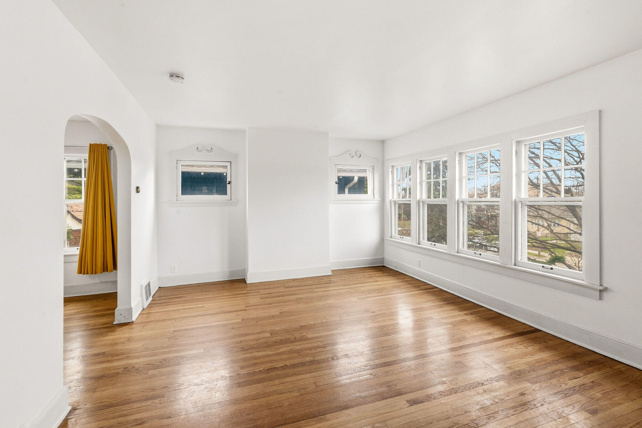 1526 North Hawley Road, Unit 1528 Milwaukee, WI 53208 - Photo 3 of 30 Sunny & spacious with hardwood floors