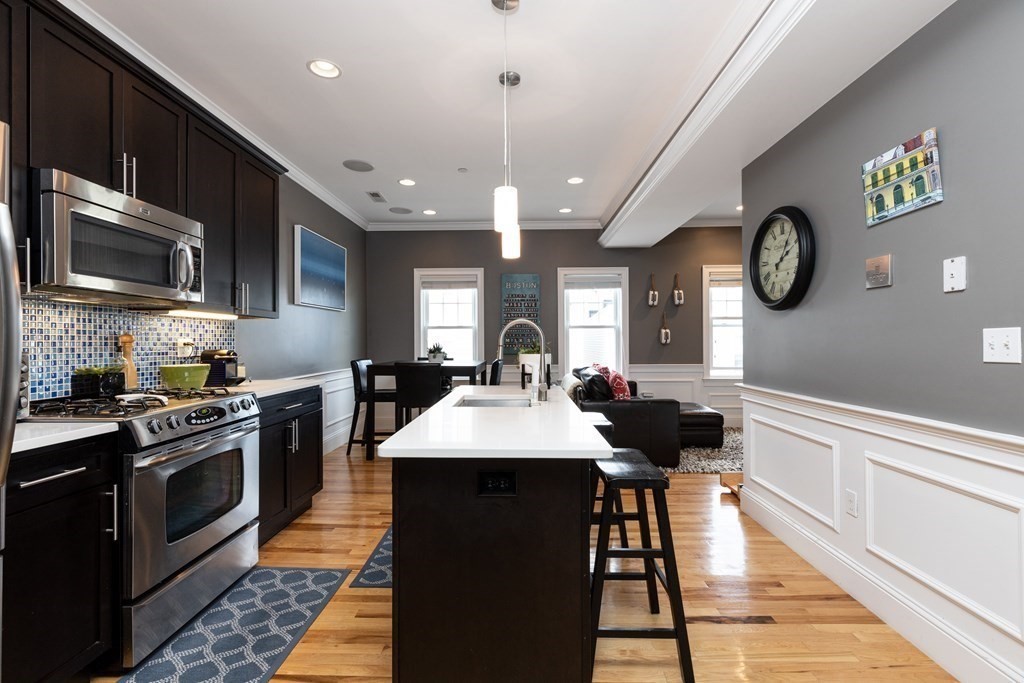 5 Grimes Street, Unit 2 Boston, MA 02127 - Photo 2 of 20