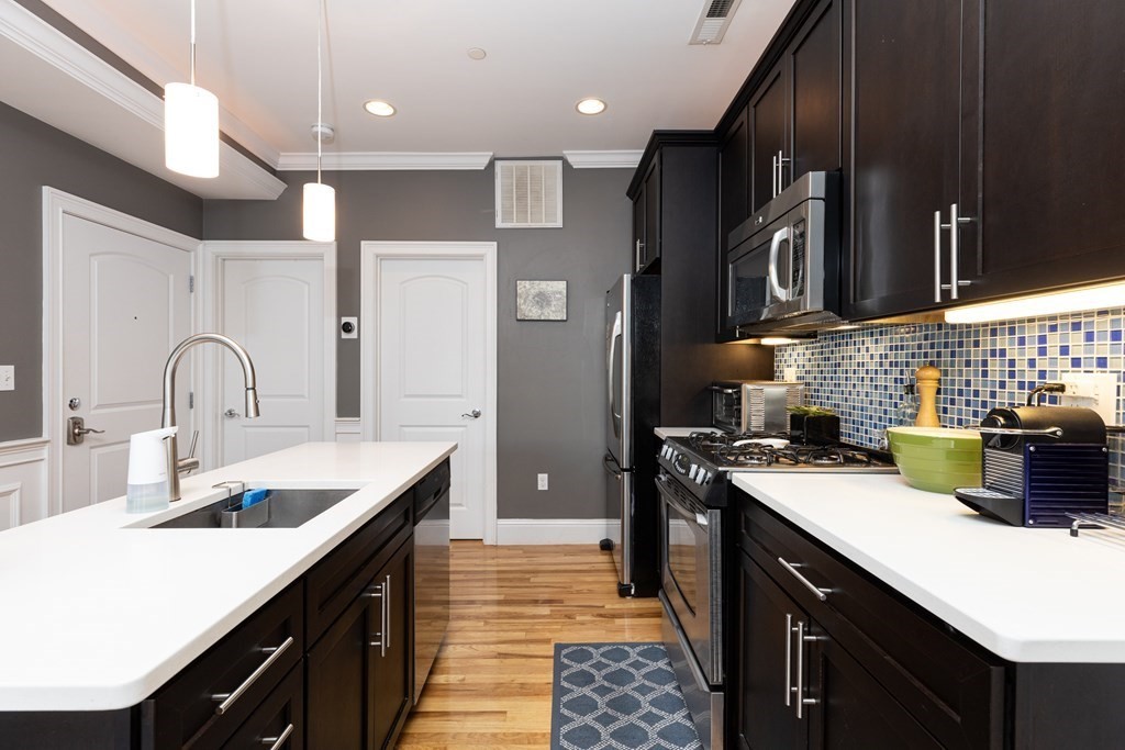 5 Grimes Street, Unit 2 Boston, MA 02127 - Photo 3 of 20