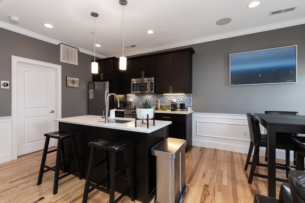5 Grimes Street, Unit 2 Boston, MA 02127 - Photo 5 of 20