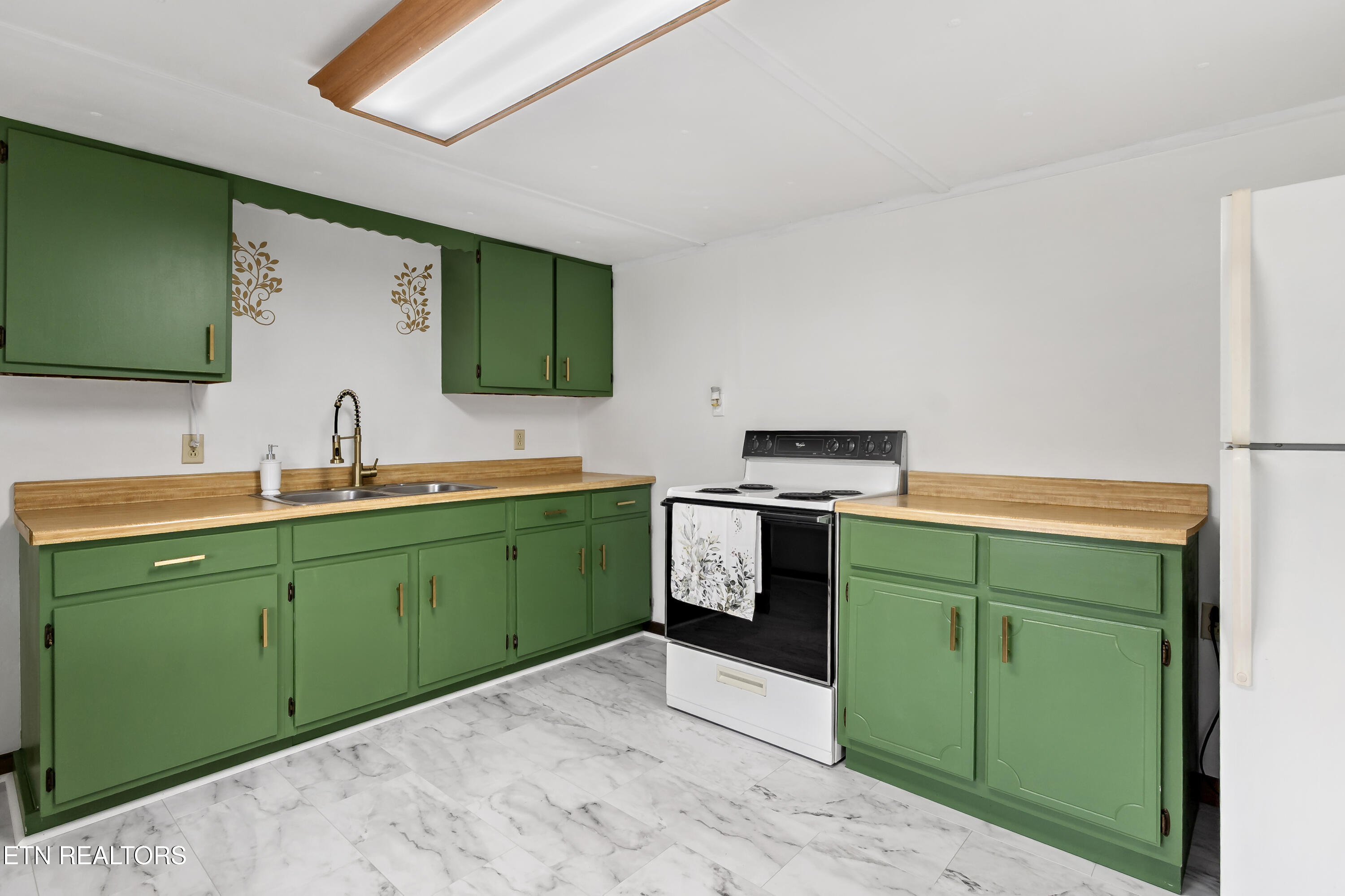 20590 Steekee Road Loudon, TN 37774 - Photo 4 of 47 Updated Kitchen