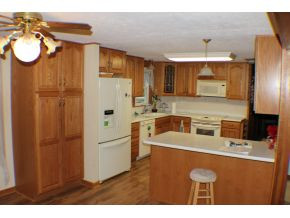 204 Murrell Road Kingsport, TN 37660 - Photo 4 of 24 Kitchen