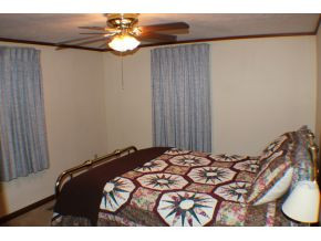 204 Murrell Road Kingsport, TN 37660 - Photo 9 of 24 Main Level Master Bedroom