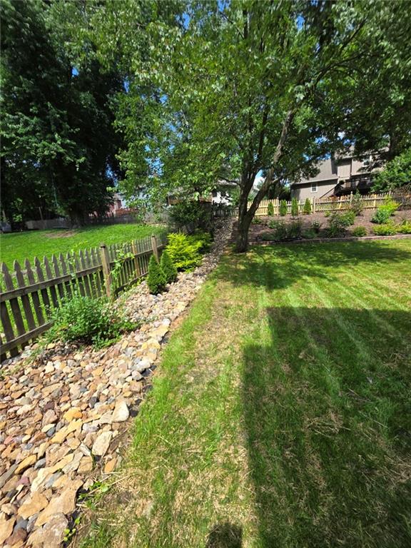 608 Butternut Lane Liberty, MO 64068 - Photo 9 of 10