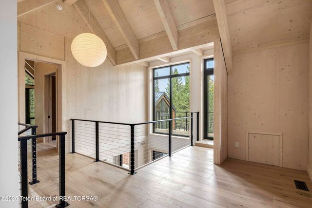 $6,725,000 | 6635 Highway 22, Wilson, WY 83014