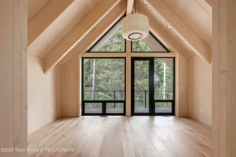 $6,725,000 | 6635 Highway 22, Wilson, WY 83014